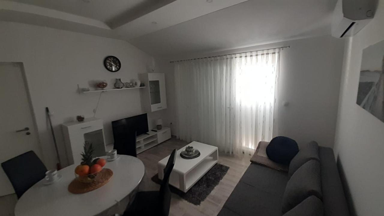 Apartmani Lucija Povljana Kültér fotó
