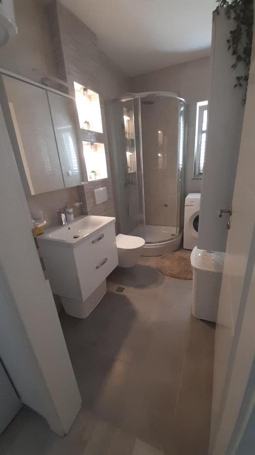 Apartmani Lucija Povljana Kültér fotó